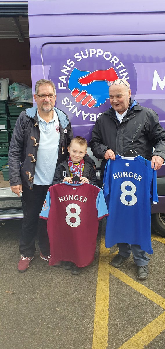 IFoodbanks's tweet photo. Hammers fans donating to the Everton foodbank #BlueUnion at last month's game 🤝 https://t.co/0ac2oKN85g