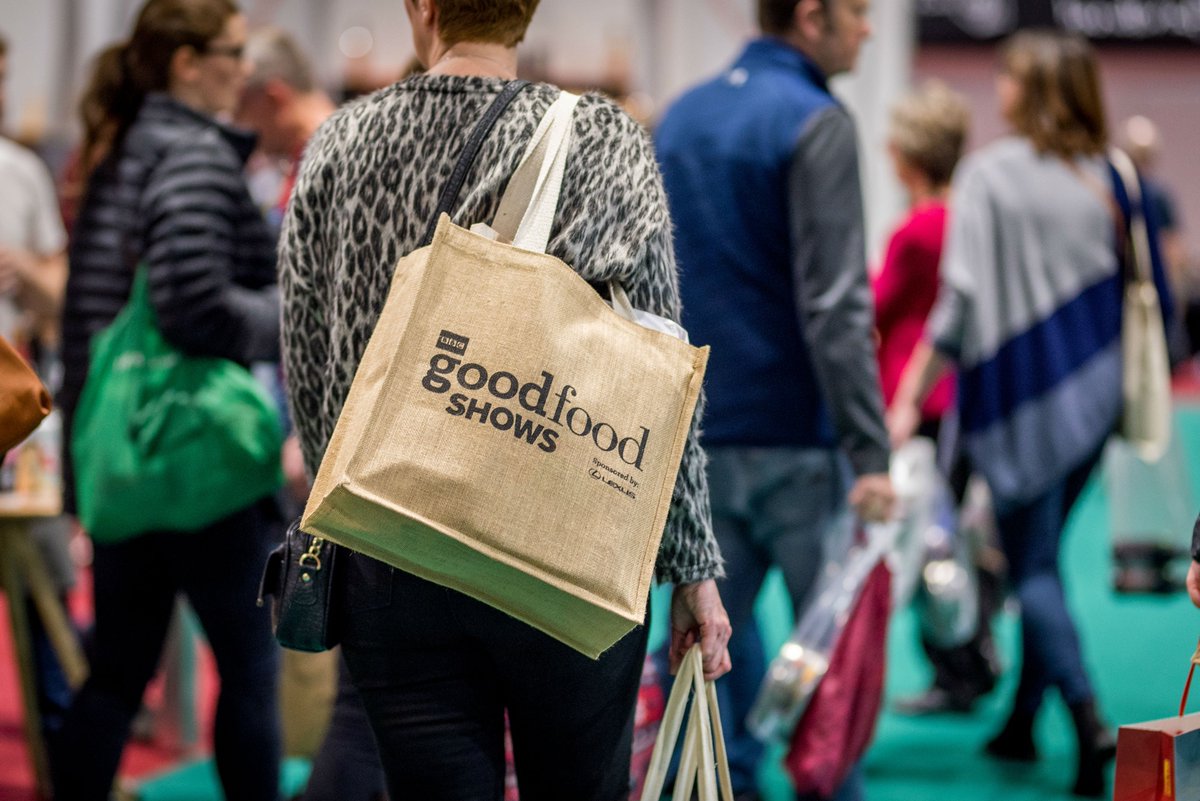 BrumHour's tweet photo. For a chance to #win 2x tickets to @BBCGoodFoodShow on either 28th or 29th November or 1st December.
Retweet by 2359 on Sunday 17th October &amp; follow @BrumHour then reply with which day you would like to go.
More about #BBCGoodFoodShow here:
https://t.co/n11AZZ1ki6
#Birmingham https://t.co/WxgumY9YEJ