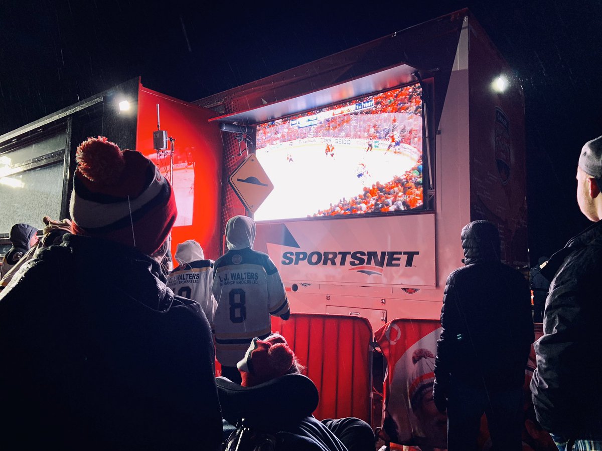 FAN590's tweet photo. Best seats in Welland!  

#hometownhockey #wellandontario #RHTH https://t.co/UTjSs36UkF