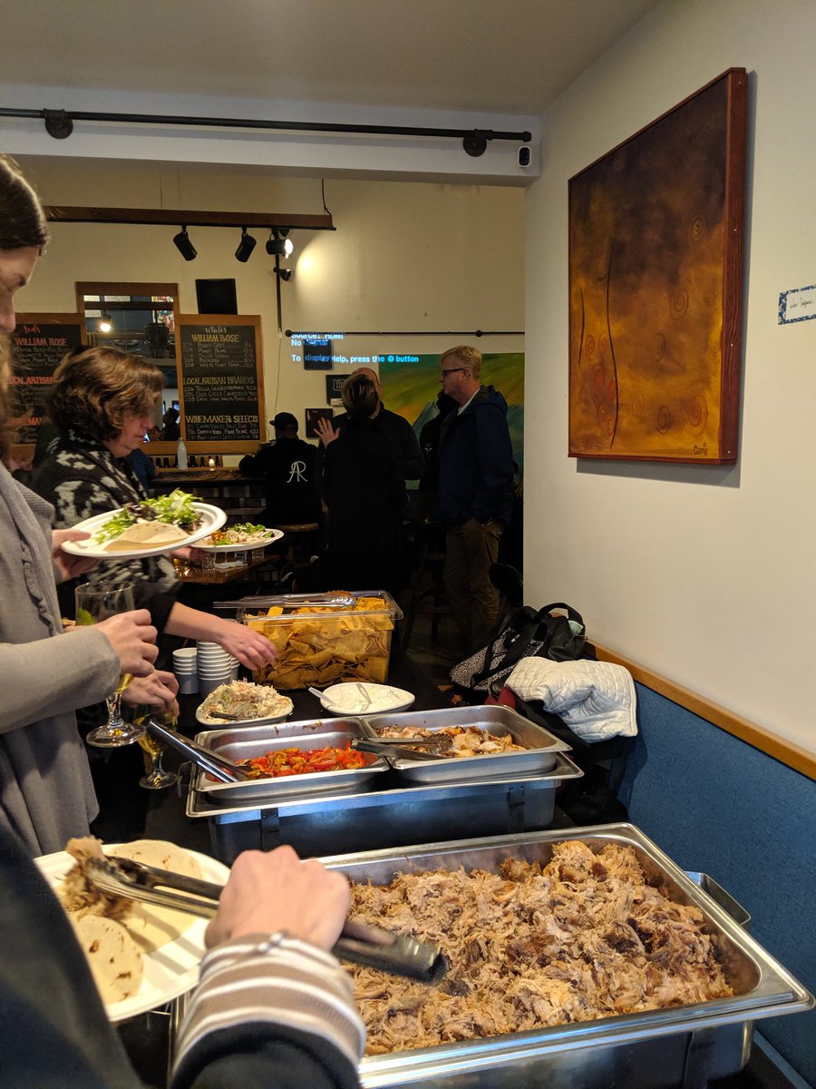 Dinner is delicious and the location is divine 😊 Thanks <a href="/Claim52Brewing/">Claim 52 Brewing</a> and <a href="/OregonWineLab/">Oregon Wine Lab</a> !