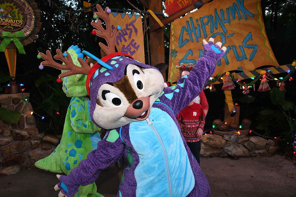SimplifyingFam's tweet photo. Chip and Dale never disappoint at #dinolandusa in #AnimalKingdom . Look at their antlers!! 😍🎄 They were sad I didn’t bring matching #spiritjerseys for them though. #DisneyHolidays ad https://t.co/AoImuiIY0B