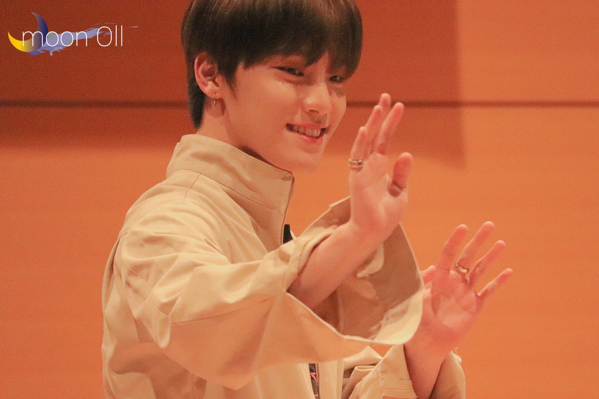 moon_Oll's tweet photo. 191105 東京サイン会 TOKYO

#호시 #ホシ #디노 #ディノ #세븐틴 https://t.co/SNdnTsP3Pe