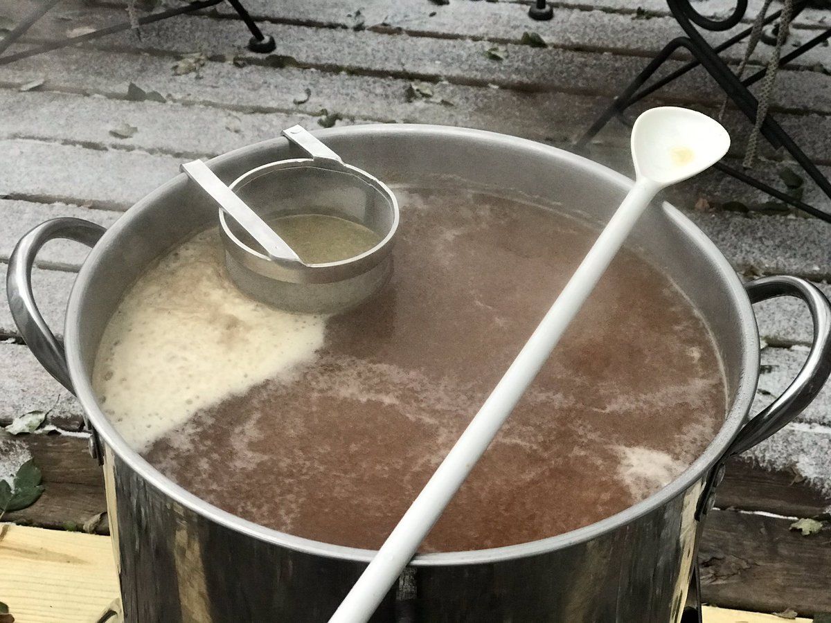 BloggingBrew's tweet photo. Workin on our night brews
#bloggingbrew #homebrew https://t.co/GGIpDd39qV