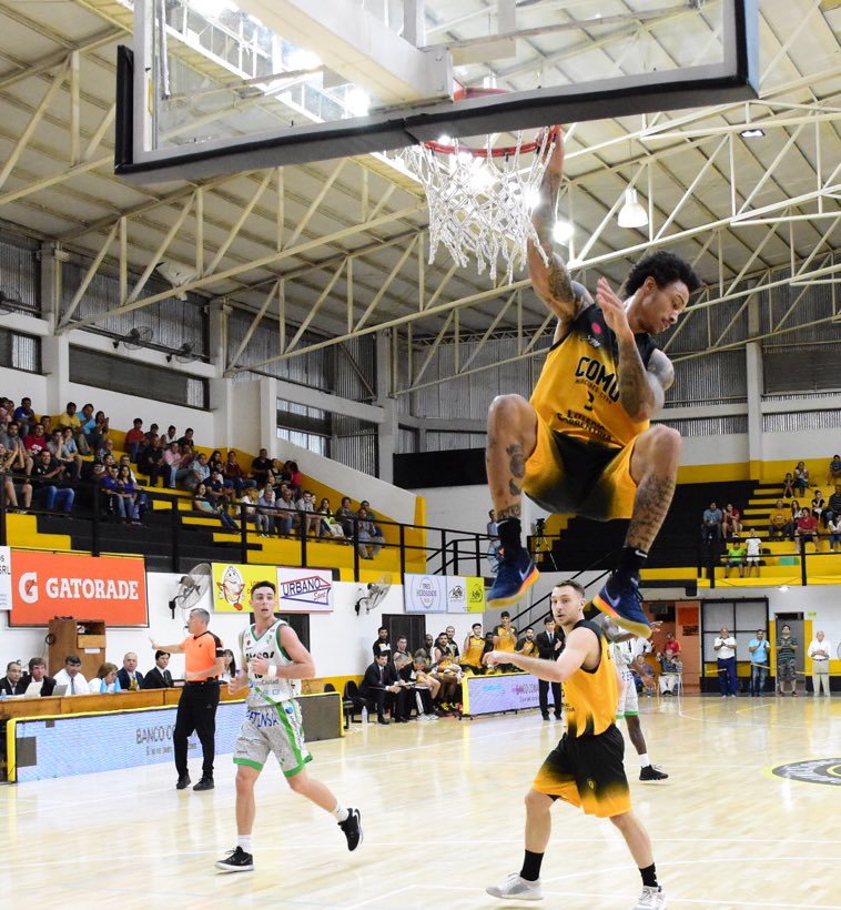 simplebasquet's tweet photo. #LNB MEDIO TIEMPO @basquetcomu1 49 @Atenas_oficial 31 = #Gadson y #Bortolín 10 - #Chiarini 9
📸 Prensa Comunicaciones https://t.co/eWJrfeN9LU