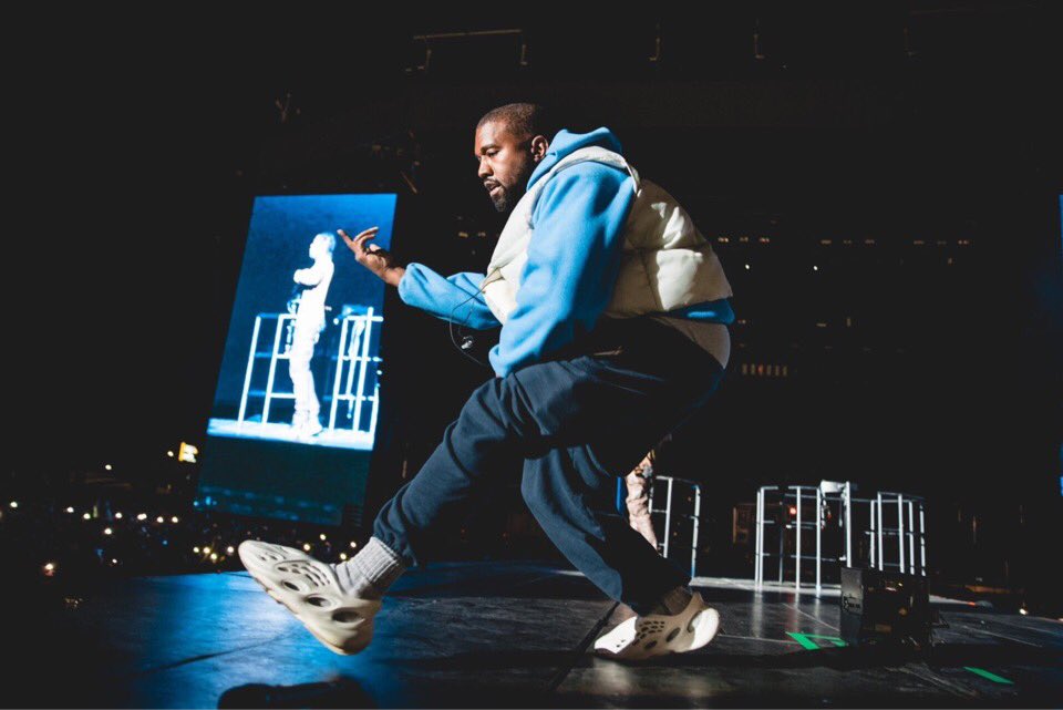 adidas】サンダルタイプの新型フットウェア YEEZY FOAM RUNNERが2020年