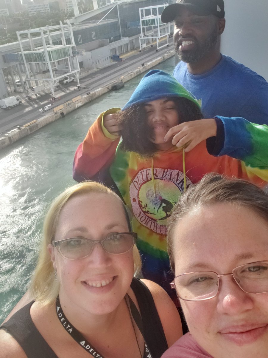 Goddesswt123's tweet photo. Cruise for life! #carnival #vacationislife https://t.co/yQdGQUEFqq