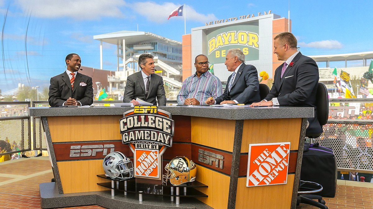 BaylorAthletics's tweet photo. Looking forward to seeing all of our #BaylorFamily this Saturday 👊

#SicEm 🐻 https://t.co/OA4exuJnQE