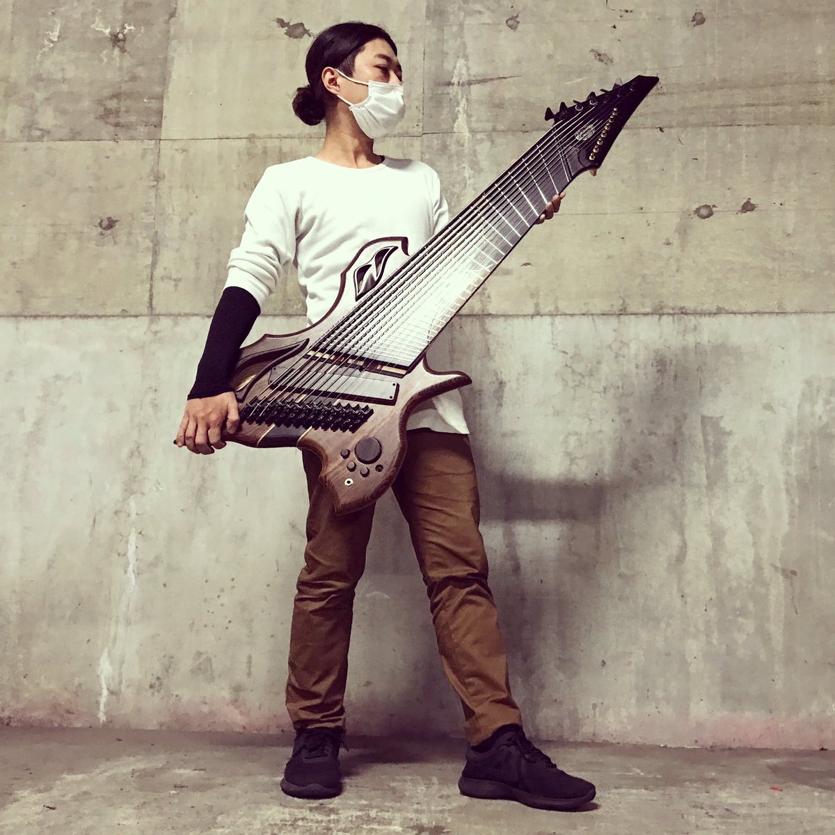 LsTRUST's tweet image. 今日はポッキー&amp;amp;プリッツの日なんだが？

@LsTRUSTCo
#luthier #handcrafted #multiscale #customguitar #13strings #instruments #electricguitar #electricbass #madeintokyo #tokyo #japan #ベースの日