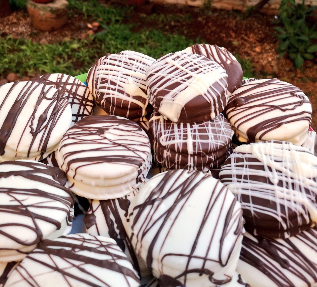 FabuLimitless15's tweet photo. Esta semana tenemos alfajores disponibles🍫🤞🏽😍♥️💪🏽😉 avisen nomas y estamos!!! @QueenCandy_py https://t.co/QpqSmOuZyt
