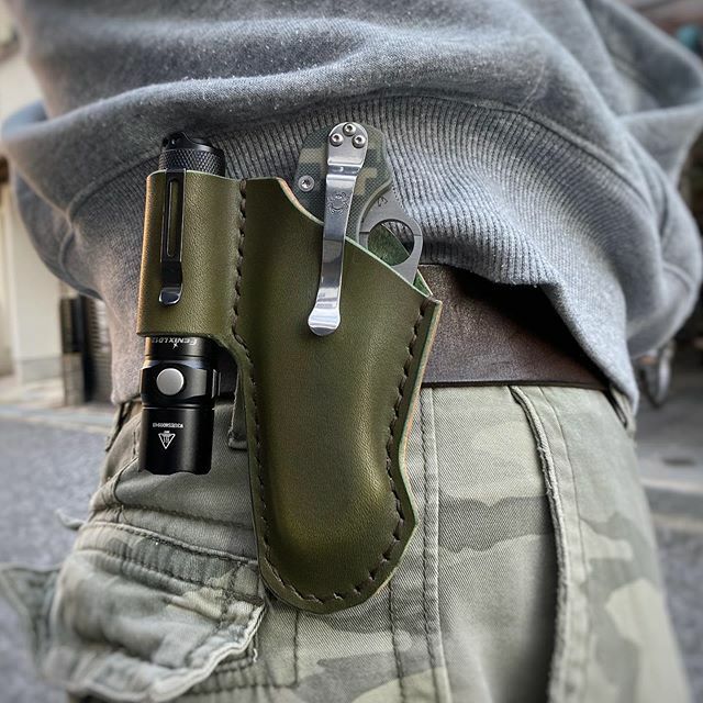 camp_tri_F's tweet photo. *
Paramilitary2 EDC Leather Sheath
Knife : Spyderco Paramilitary2
Flashlight : Fenix LD12
Leather : Pullup Leather
#knife #knives #flashlight ##leathersheath #pullupleather #spyderco #paramilitary2 #fenixld12 #edc #everydaycarry #foldingknife https://t.co/ZNR1tZfN2x https://t.co/0iFy0vaaaY