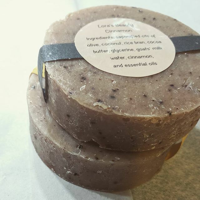 jump_over's tweet image. These Cinnamon bars are mailing to California!
#anotherorder #lorasbeauty #goatsmilksoap #holidaygift ift.tt/2Q3obz9