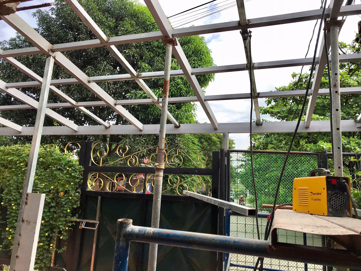 bluebrick_art's tweet image. Polycarbonate roofing in preparation for the #summerartclasses 🎨

#bluebrickart #artgallery #artstudio #donsuratos