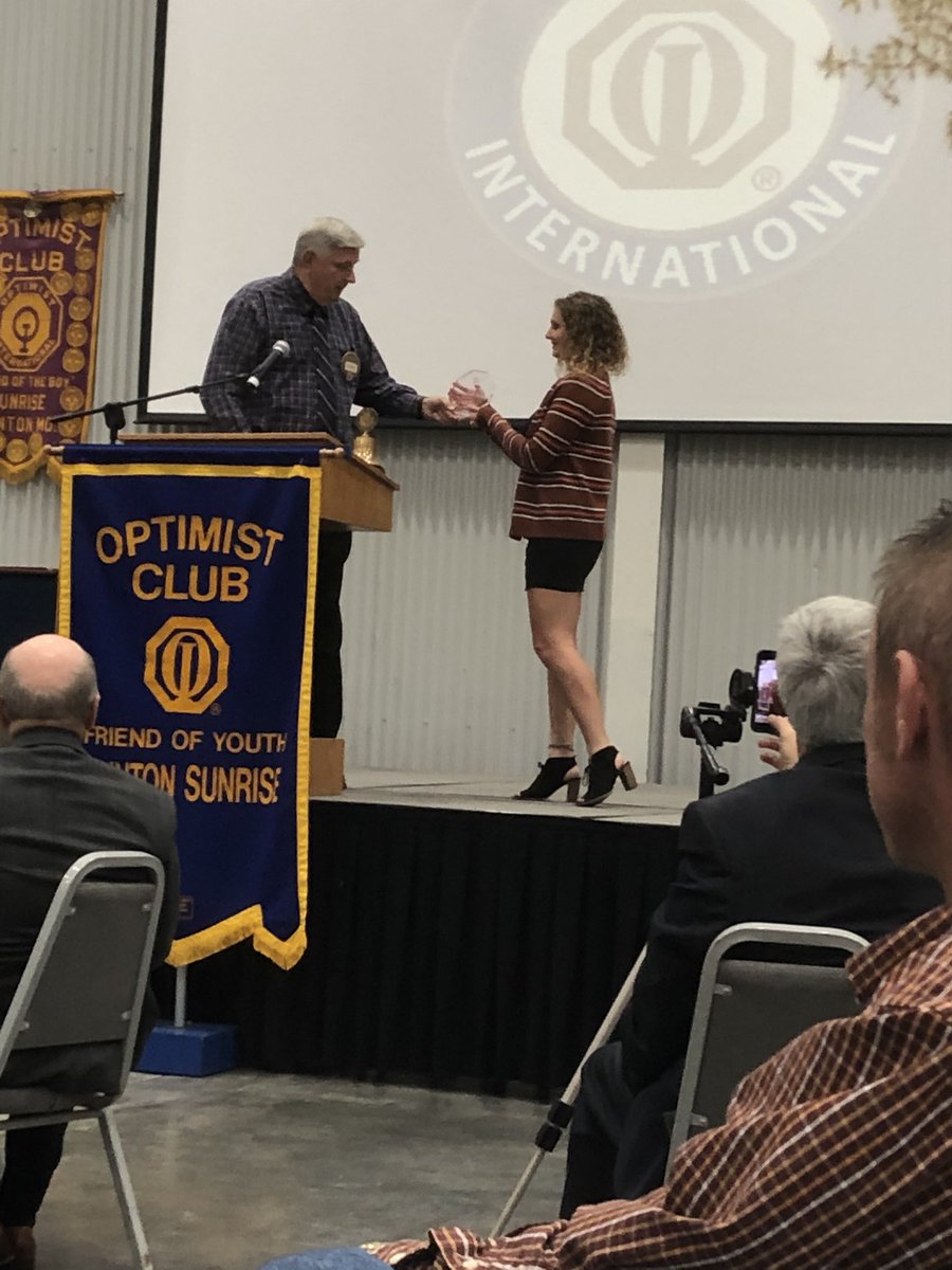 samasonpc's tweet photo. McKenna Mason was Sunrise Optimist Student of the Year!  Congratulations!! @CHSCards #proudmomma https://t.co/2PkEBZ8ijj