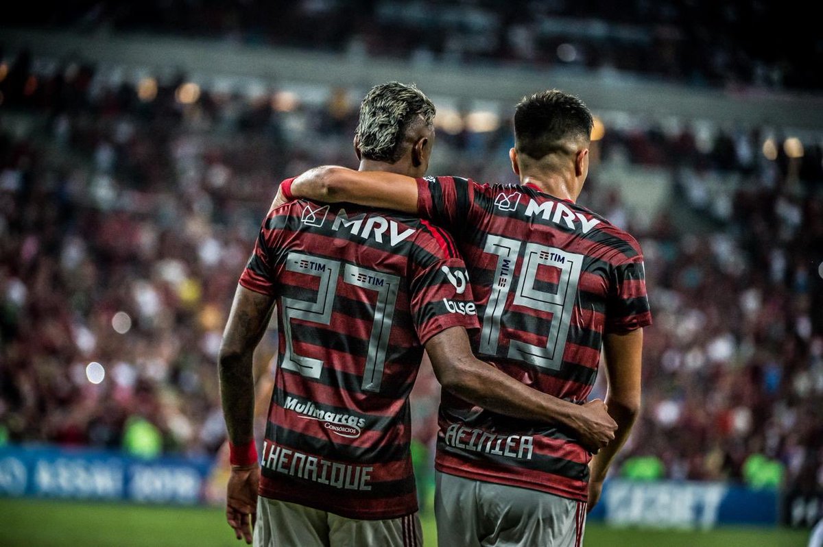 Brunohenrique's tweet photo. A solução não cai do céu, mas minha força vem de lá 🙌🏾🙏🏾
Parabéns @flamengo grande vitória.
Seguimos ⚫️🔴 https://t.co/MAKF6Fseyn
