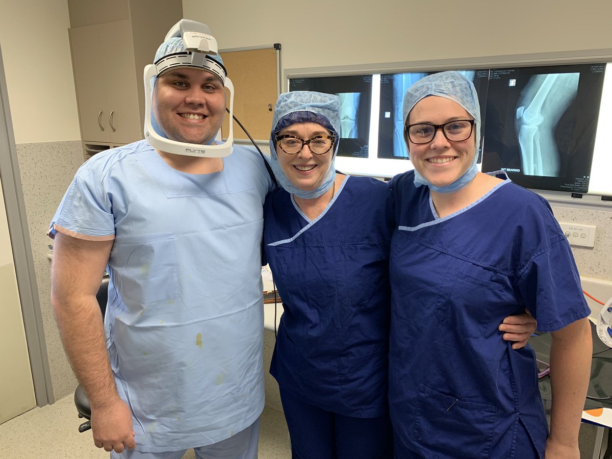 Prof @kerinfielding leading a diverse team in Wagga orthopaedic theatres today. #diversity #Indigenousexcellence #sheforhe #wollongongrepresent @RACSurgeons @AIDAAustralia @IndigenousX