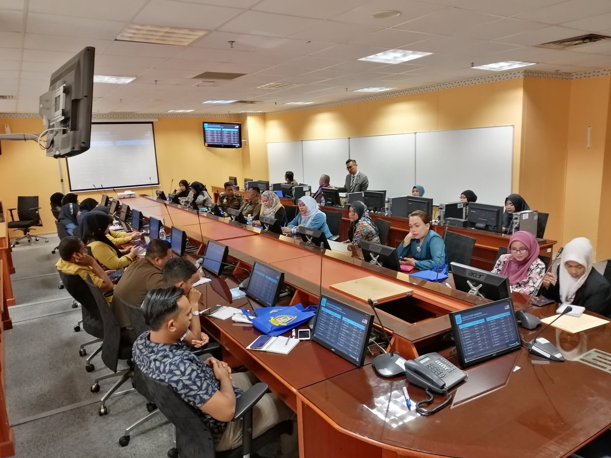 Sedang berlansung, Kursus Pengendalian &amp; Peng. Media Sosial RELA Msia (Zon Utara &amp; Timur) Siri 1/2019 anjuran Unit Media IPRM. Ceramah disampaikan oleh Tn. Mohamad Fadzli Bin Zainul Abidin, KPSU, Bhgn Kom. Korporat, KDN.
<a href="/KDNPUTRAJAYA/">KDN🇲🇾</a>
<a href="/zulkifliabidin/">Zul Abidin</a>
<a href="/kamarudin_rapig/">Kamarudin Mohd Rapig</a>
@Roslannong