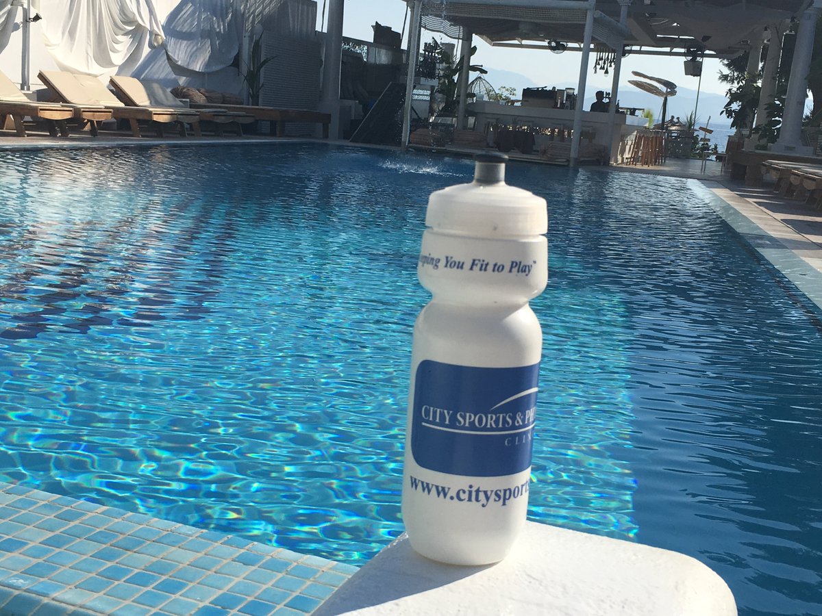 Fit2PlayCarl's tweet photo. Physiotherapist @Fit2PlayCarl off work this week @CitySportPhysio &amp; honored to be invited to speak at the AFIDE Sport Science Conference in Havana, Cuba. Talk entitled Top 10 Rules of Recovery-Best Practices.
#fittoplayday #travelingphysio @bcphysio 
#recovery #physiotherapy https://t.co/zHgv4xpWvI