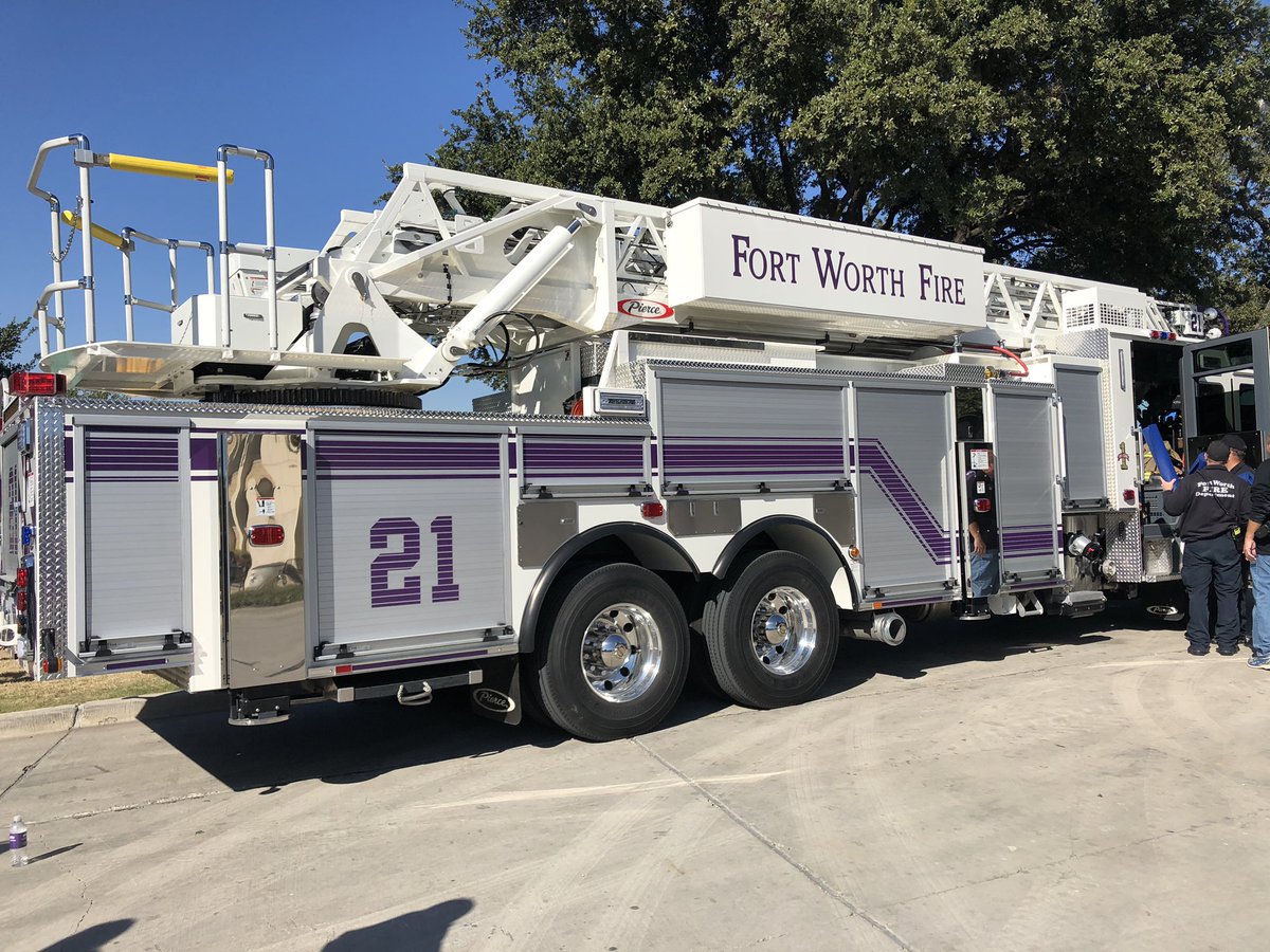 PeterMFirehouse's tweet photo. New @FortWorthFire Quint 21 from @PierceMfg was at yesterday’s @TCU football game. The rig sports the university’s purple color instead of the traditional #FWFD blue. #firefrogs #tcufootball #firefighter #firetruck #txfiretrucks https://t.co/arv93XvVAY