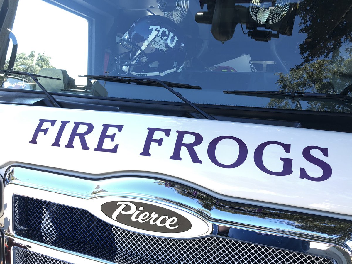 PeterMFirehouse's tweet photo. New @FortWorthFire Quint 21 from @PierceMfg was at yesterday’s @TCU football game. The rig sports the university’s purple color instead of the traditional #FWFD blue. #firefrogs #tcufootball #firefighter #firetruck #txfiretrucks https://t.co/arv93XvVAY