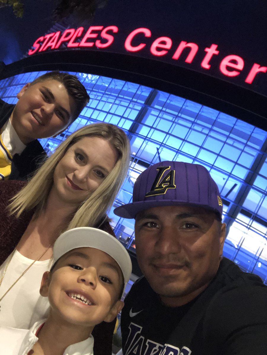 jorgefutbol23's tweet photo. #lakeshowlive https://t.co/UCXXVq2Ibl
