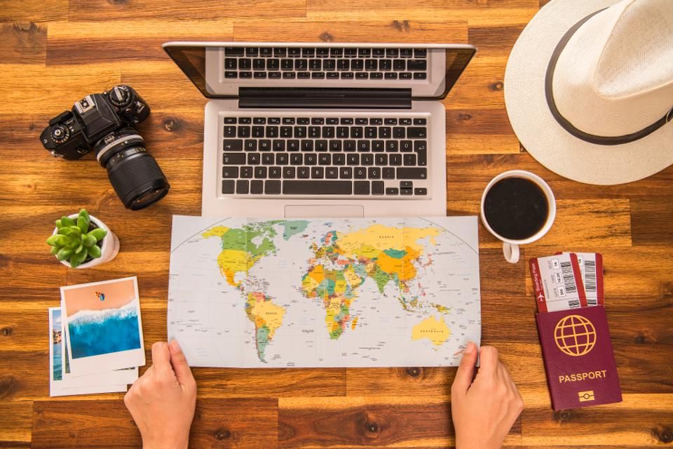 Forbes's tweet photo. 27 easy ways to make money online, work wherever you choose and live the dream https://t.co/OWvhEdlaJh https://t.co/GJGjXkdjGF