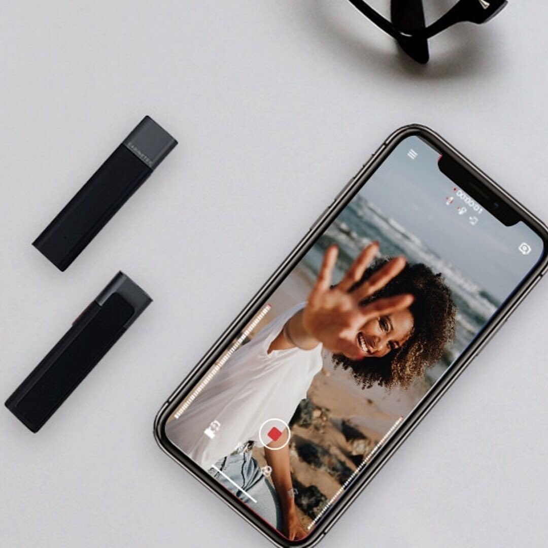 Xenon_Computers's tweet photo. 🔘Meet the ground breaking compact wireless mic for every vlogger and all content creators.
🔘This is SmartMike +
.
🔹To my brother @millardayo .
.
#Technology,#Science,#Electronics,#Engineering,#Science&amp;Technology,#Gadgets,#SmartMikeplus,#Mic,#Bloggers,#ContentCreators https://t.co/QHX9IyzboN
