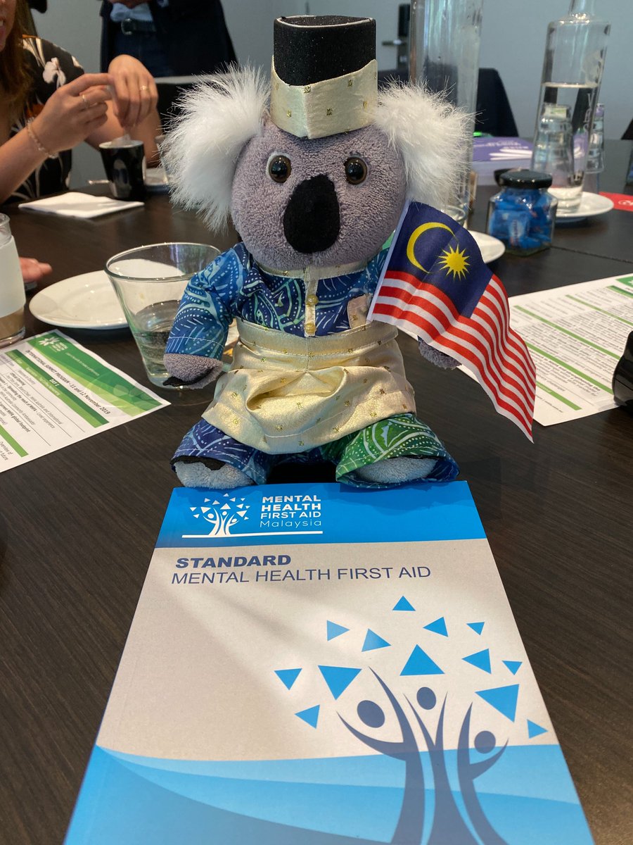 ALGEE in his amazing Malaysian traditional clothing – wow! #MHFAsummit2019
