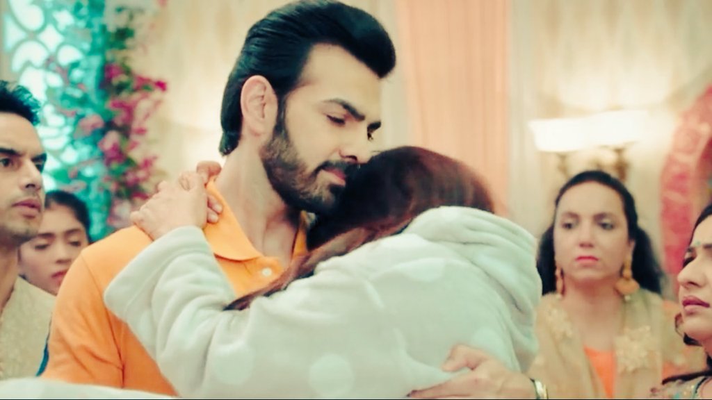 jyotirajak1's tweet photo. Rohit arrived and took over the situation!it was a nail bitting episode do watch #KahaanHumKaahanTum tonight only on #Starpuls https://t.co/K3GgjYoLGO