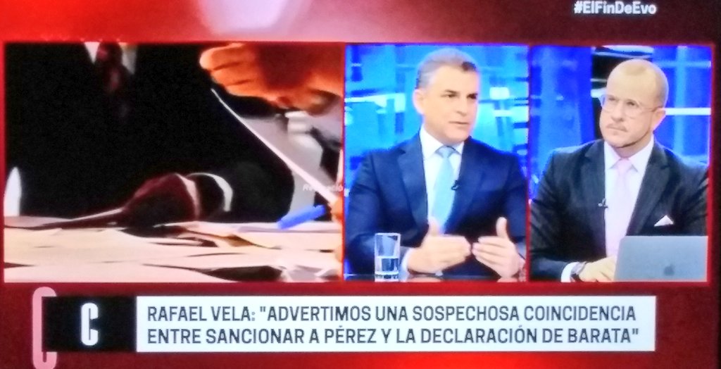 Yossicha's tweet photo. #Alerta
Rafael Vela:
"Se busca el cese d funciones dl fiscal #JoséDomingoPerez a través dl camino dl Control Interno...q busca #Suspenderlo y #Separalo dl equipo #LavaJato"
"La Junta d F. Supremos, ya ha pedido nuestra salida, aduciendo q somos pésimos fiscales"
#Cuartoapoder https://t.co/zlXKuAacuX