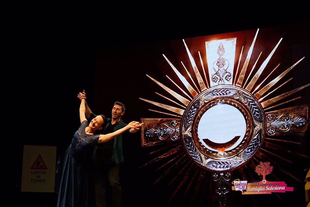 gesudanza's tweet photo. NEWS 
STAGE di DANZA CRISTIANA CON CRISTINA VIOTTI 
compagnia ADONAI
Sabato pomeriggio 30 novembre - domenica mattina 1 dicembre 
PALESTRINA 
TECNICA mista Classico-sbarra a terra-contemporaneo 
APERTO a TUTTI dai 13 anni in su 
Se sei interessato chiama al 3338167697 https://t.co/ibrNFK6Xsw