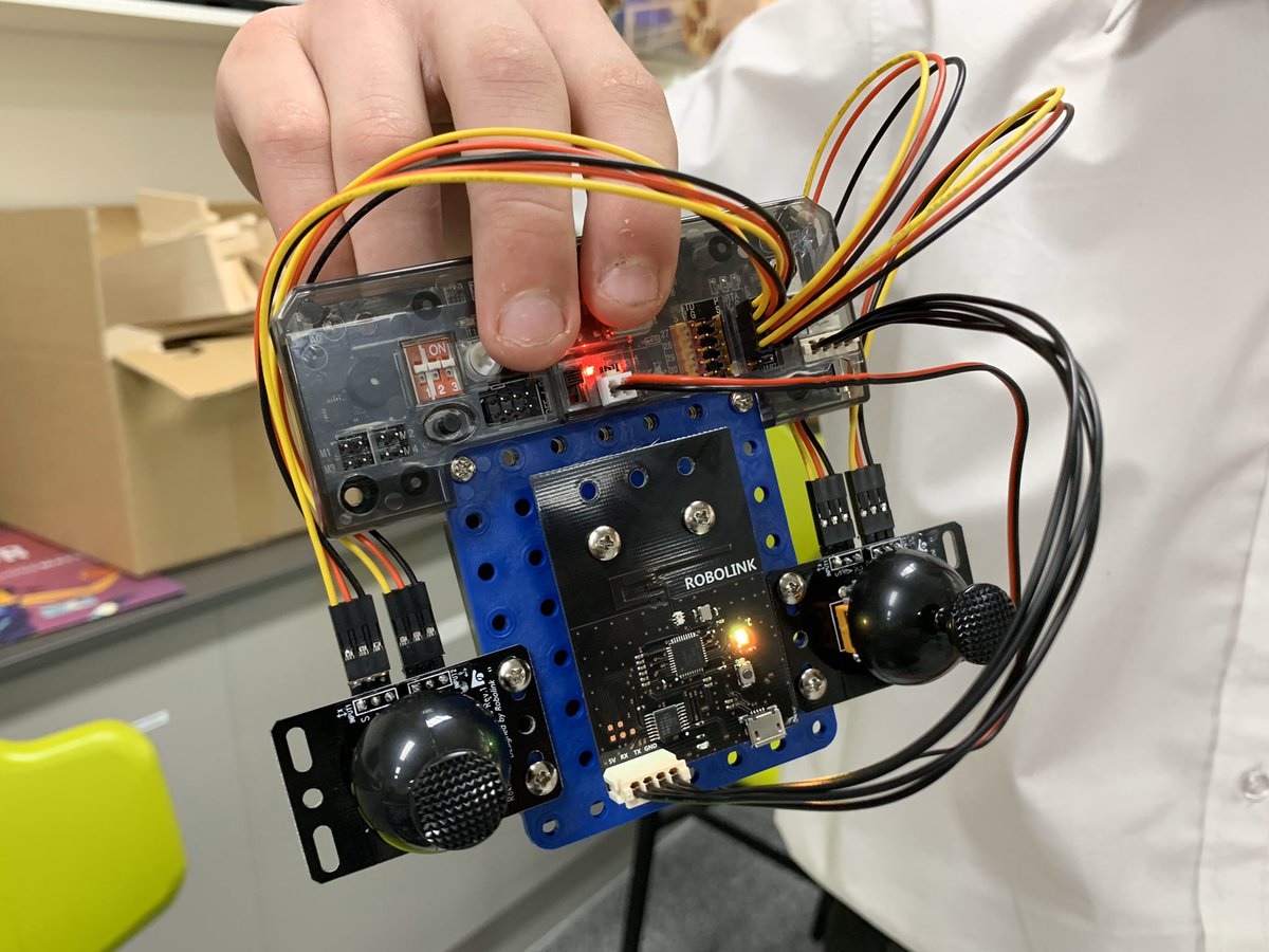 i_heart_science's tweet image. Having heaps of fun building and coding CoDrone Pros in Year 9 STEAM #Drones #Coding #CoDrones #STEAM #Science #Technology #Engineering #Art #Maths #Innovation #Design #Creativity #Ideas #Planning #Constructing #Building #Evaluate #Refinement #Teamwork #ProblemSolving