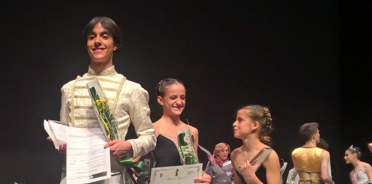 Fuescyl's tweet photo. Ya sabemos que el Concurso Internacional de Ballet Ciudad de Torrelavega se celebrará los días 2, 3, 4 y 5 abril. Ve preparando tu coreografía que en la #EPDCYL tenemos ganadores 😉 @AMPAepdcylva @ampaepdcylbur https://t.co/zj2kurYA1L https://t.co/FfodXFipO7