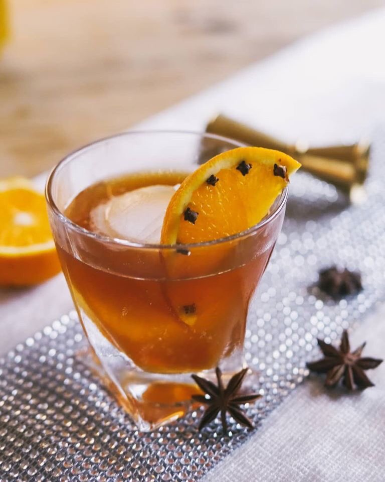 OnTheSauceAgain's tweet photo. Finished both #OldFashionedWeek and #SherryWeek with a Chai Old Fashioned. 
I used Sherry cask finished @DarknessWhisky as the base, honey instead of sugar, a few dashes of bitters and a good measure of Chai tea.
How many Old Fashioned cocktails did you drink during #OFWeek?!
#ad https://t.co/v4ZGOZWzlf