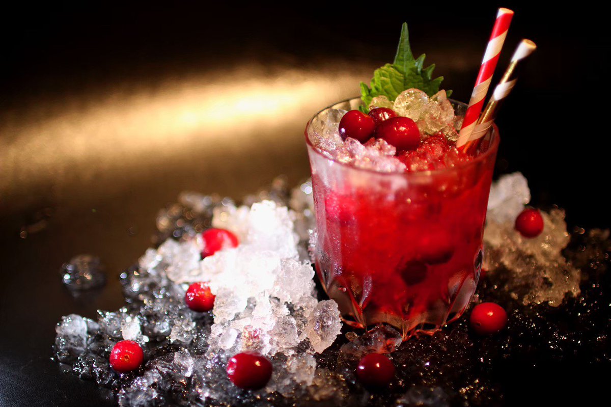 Cafe Bar ティル ナ ノーグ Shiso Cranberry Bramble 紫蘇クランベリーブランブル 当店のノンアルコールカクテルの1つ 自家製の紫蘇シロップ クランベリーやライムジュース ソーダを合わせた 見た目のキュートな一杯 Tirnanog Cocktails