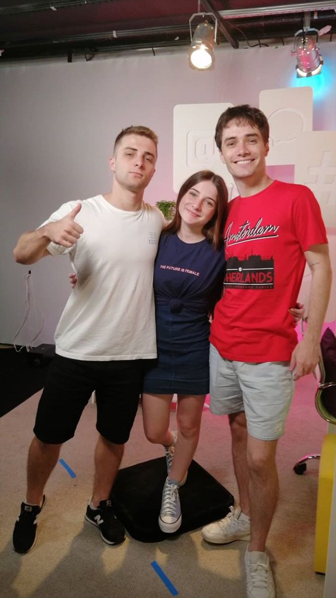 meninessp's tweet photo. Quem aí já conferiu?

O canal da @juliajubz está de volta, e sábado saiu vídeo novo dos irmãos. Corre pra ver que tá de se rachar!

Aproveita pra deixar teu like, e já compartilha com todo mundo 

https://t.co/gUzHToRlLC https://t.co/gPaxEaMB6d