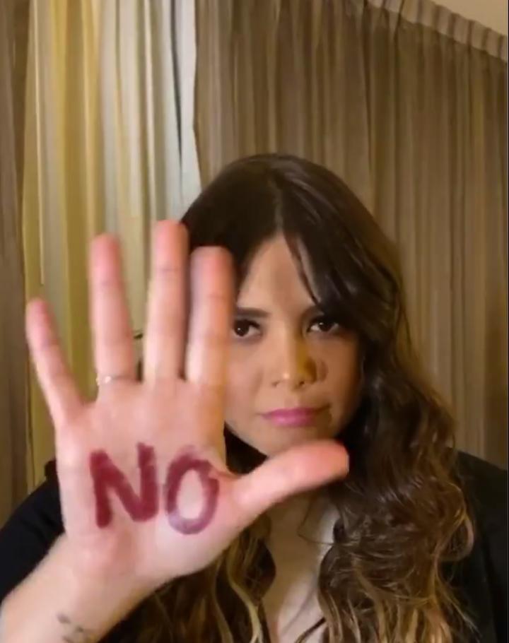 Yuridia_HN's tweet photo. Que bonito ya más de 2Millones #Yuridia #NoLeLlamesAmor no estaría mal la canten en #LaAcademia ya que #LaAcademiaInicia https://t.co/6f8rfOEwI9 https://t.co/sJ8DEqb7ck