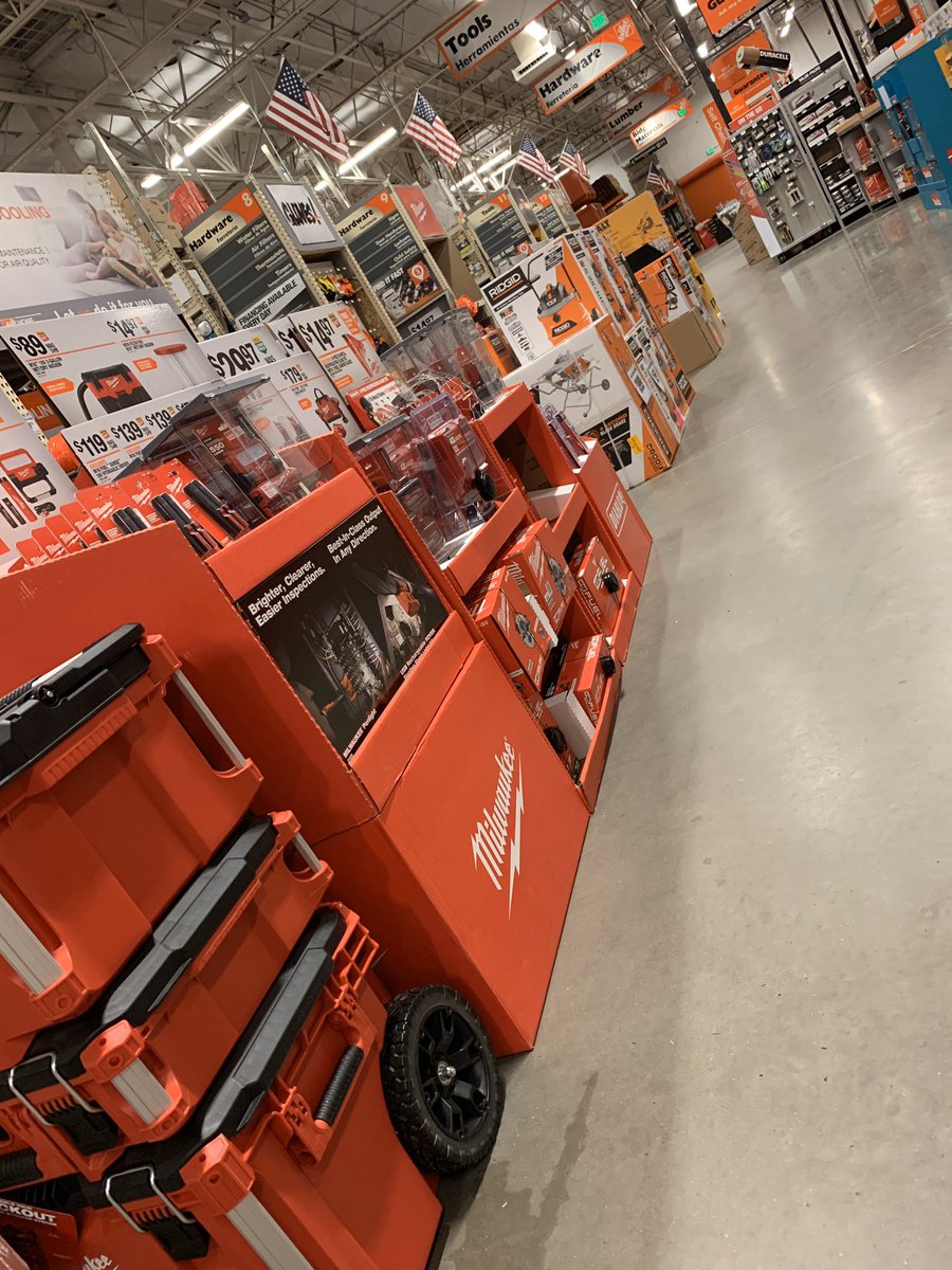 jordan_e6688's tweet photo. Your Lincoln Home Depot is ready to serve! From our MET team to our associates, thank you for all your help #giftcenter #preblackfriday #problackfriday #adset https://t.co/FoGX4qE9ff