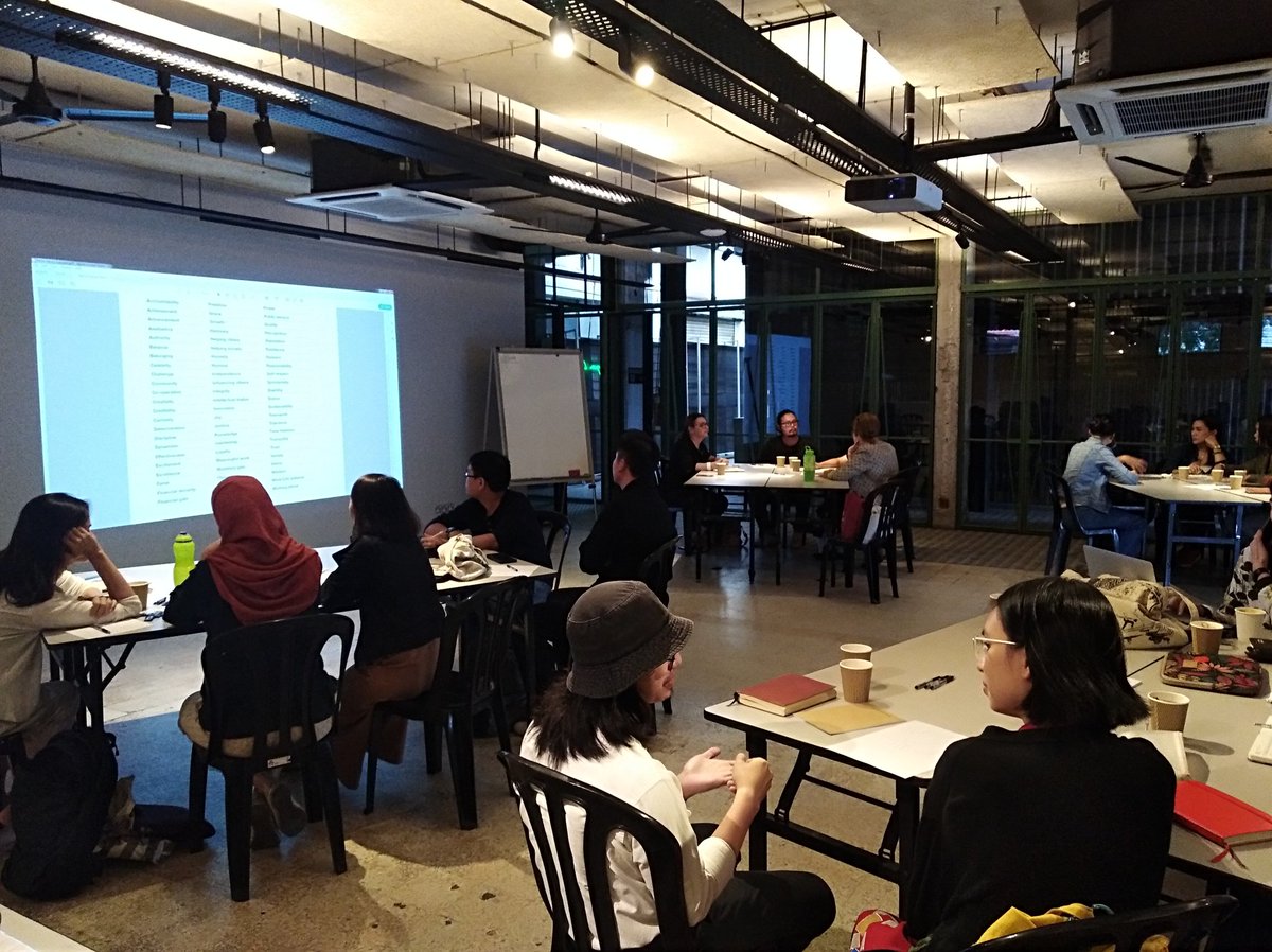 myBritishArts's tweet photo. We are here at Bookmark @apwbangsar today for our first #HubsforGood Management Skills workshop, where we gather local creative hub leaders to discuss what makes a good manager, what does it take to manage a creative hub, and what opportunities are there to keep growing? https://t.co/1p04C0xHrm
