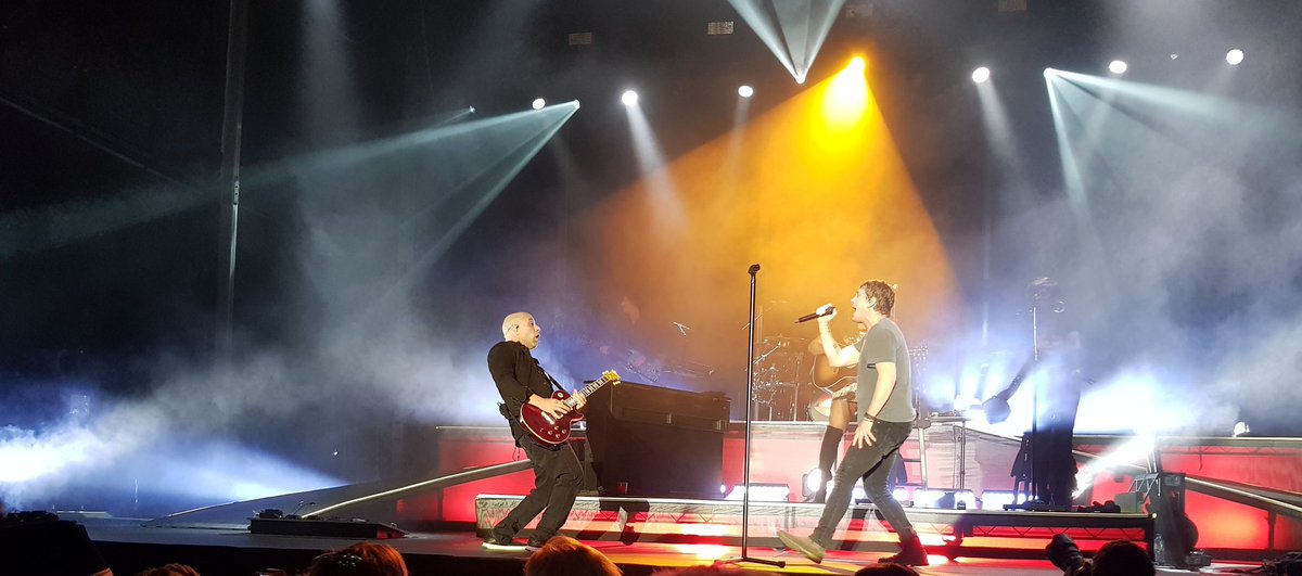 MrsBargearse's tweet photo. Thanks for an awesome night @ThisIsRobThomas ๐ #ADOTG #Leconfield #McLarenVale #Robvember https://t.co/De5bvFMtcV