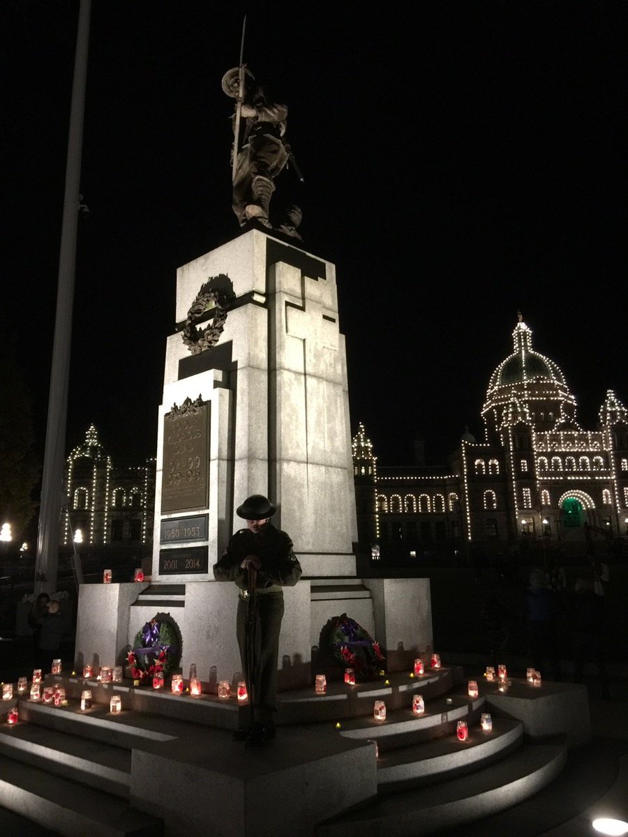 jake_a_loo's tweet image. It was a beautiful evening in Victoria BC for two events honouring those who&apos;ve served Canada for over 100 years: Remembrance Illuminated at Christ Church Cathedral and a candlelight vigil at the Cenotaph. #LestWeForget. More: militaryandfamilyhistory.blog/2019/11/10/rem…