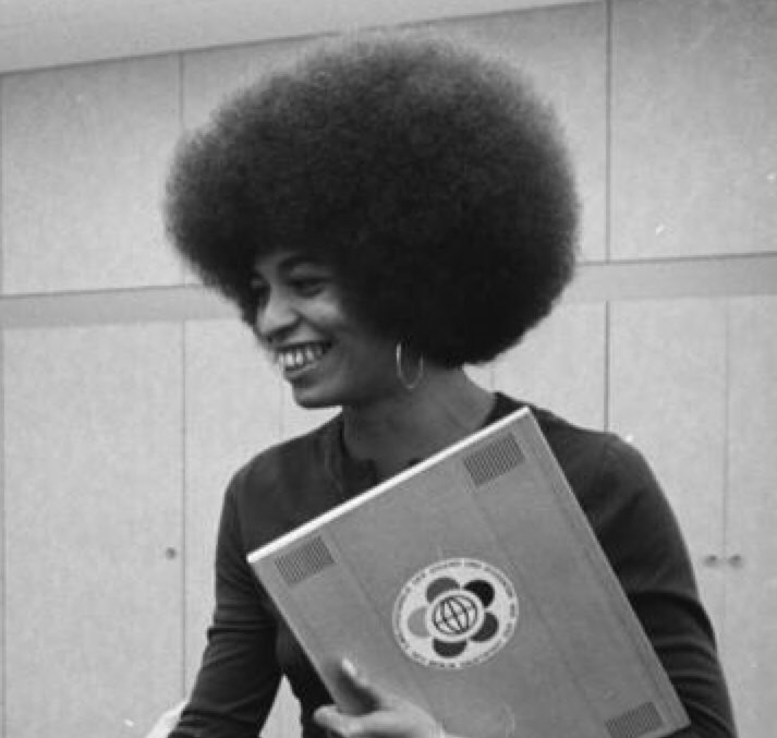 Lesleyjass's tweet photo. @_michaelbrooks @EmmaVigeland @ArtesianB @krystalball @MattLech @DavidGriscom @tmbsfm When if/when you speak to #AngelaDavis, you NEED to ask her WHY she refused to #SupportBernie2016 in the primaries...this is serious,
Gorgeous Black Intellectuals whim we LOVE can be plain WRONG, too.
#ADavis—PlainWrongElite💔and I LOVE her! ~SHE COULD HAVE SAVED BLACK LIVES! https://t.co/d1mdANiCtS