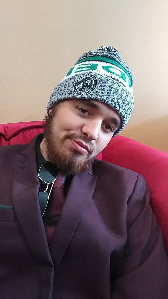 BraisonshellyM's tweet image. Wish I could pull it off as good as @tseguinofficial haha #BELOUDWEARGREENGOSTARS #GoStars #NUMBER91