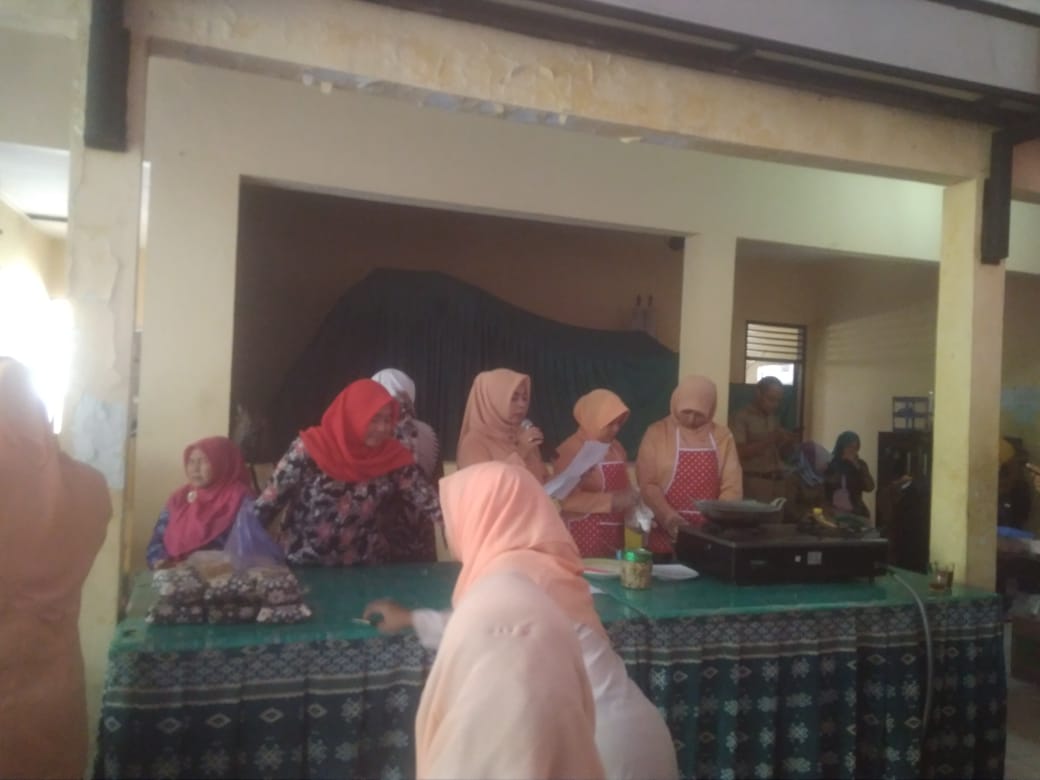 wanamulya2's tweet photo. Kegiatan di Sanggar Ketrampilan tingkat Kabupaten oleh Tim PKK Desa Wanamulya pokja 2 dan 3 https://t.co/qYUW3wVG4V