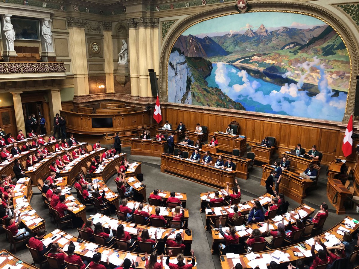 Die AXA ist Partnerin der Eidgenössischen Jugendsession 2019. Unter dem Motto #zukunftistnichtegal trafen sich letzte Woche 200 Schweizer Jugendliche im #Bundeshaus, um über die Zukunft des Landes zu debattieren. ✌  go.axa.com/ZInRGQ