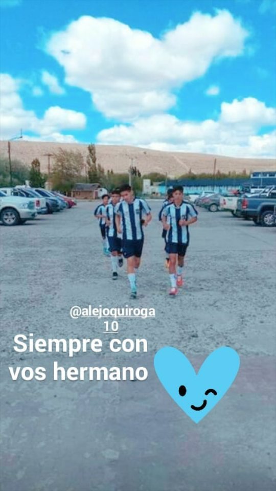 quirogaalejo10's tweet photo. Bueno hermanito , que puedo decir? No se si es una carta de despedida , pero recien salgo de verte , de tenerte en frente lamentablemente con respirador artificial , se me hizo imposible verte ahi y no recordar cada momento juntos.. desde los 9 años nos conocimos , casualidad https://t.co/hsvKYOExnv