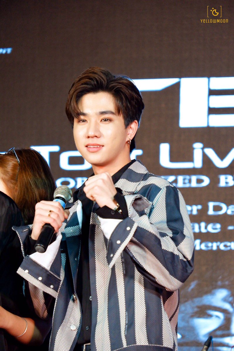 yellowmoon1720's tweet photo. Boxing ? 🥊
#รอยยิ้มของชูครีม
#PerthTanapon
#พวกของเจื๋อ https://t.co/ab1eJCKuVJ