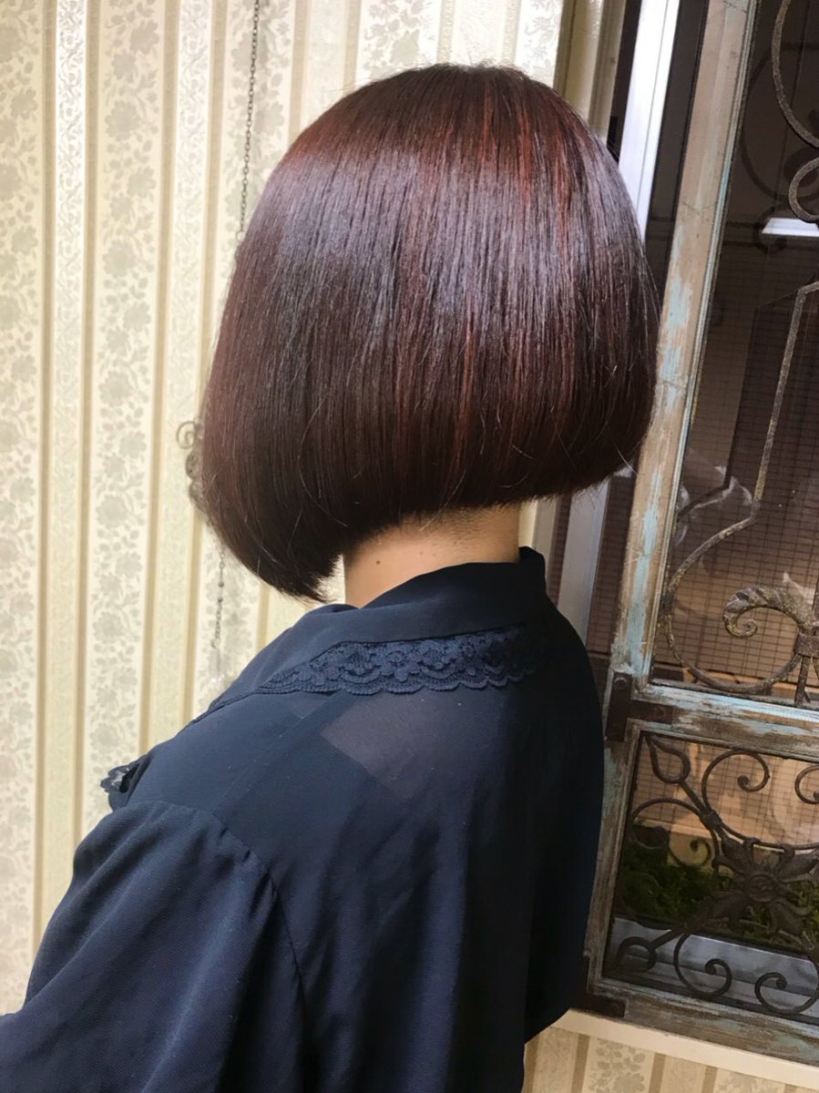 ট ইট র シャンテグラム ヘアスタイル紹介 ベリー系ブラウンに レッドブラウンのハイライトを入れました ナチュラルに見えて 立体感のある雰囲気になります ブリーチ無しで ベースのお色とハイライトの明度差をしっかりつけました