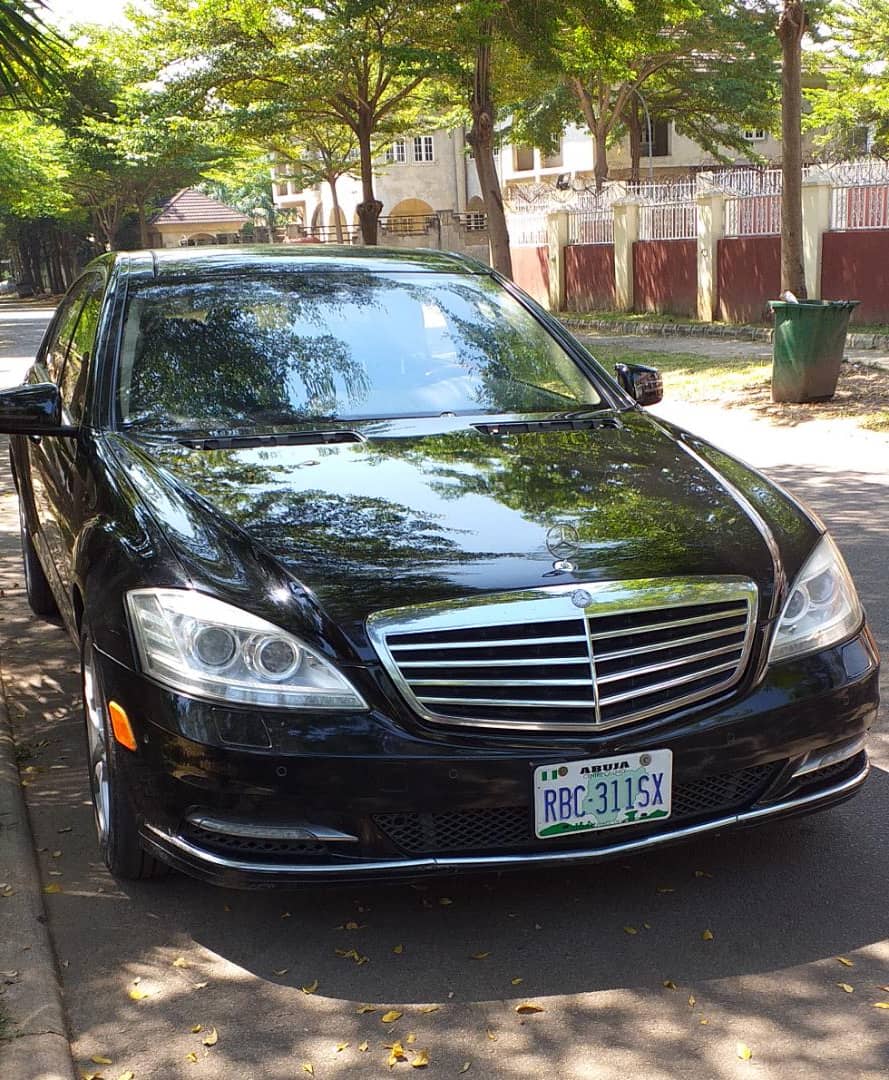 datogoniboy_'s tweet image. November deals💝🚘
Plz retweet🙏
Manufacturer: Mercedes 
Model: used S550
Year:2011
Colour:Black!!!
Price: 7.5 Asking price
Location : Abuja 
°
.°°
Duty paid:✔️
Dm or Call /WhatsApp:08080155139 /08118170832  for more info 
#CuppyGoldGala #PrayforMercy #LagosTwitterHangout Mazi