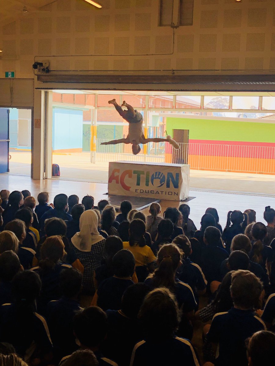 melhawkins_'s tweet photo. What a great way to spread an anti bullying message. Our students were so engaged. #backflipsagainstbullying thank you #actioneducation @CampbelltownEPS https://t.co/octgYOLrKx