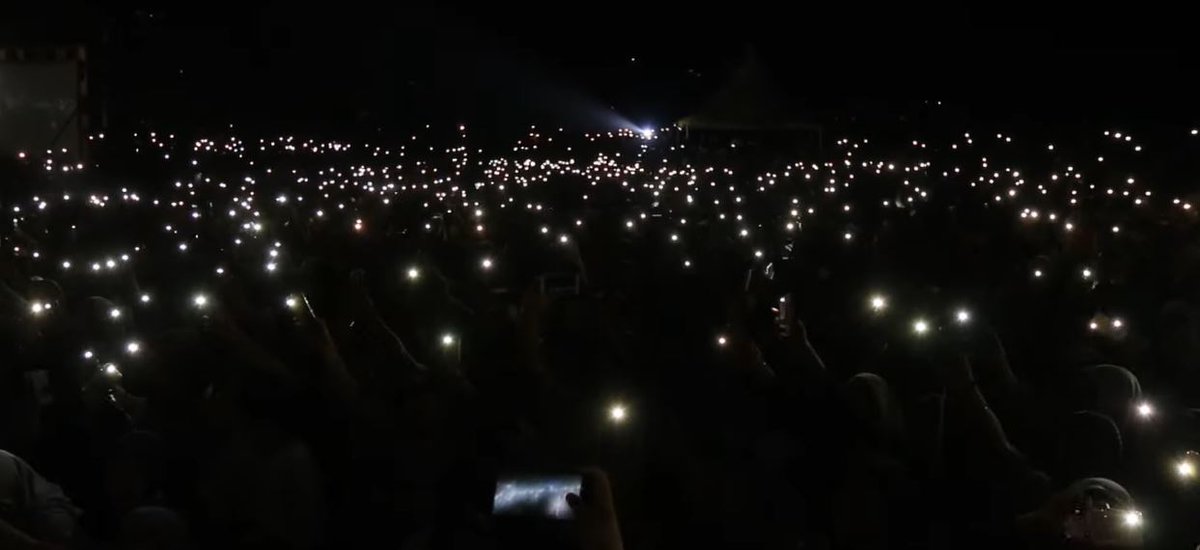 Melihat keindahan alam Senggigi dibalut dengan lantunan nada nada yang keluar dari para musisi Jazz. Jazz di tepi patai ya Senggigi Sunset Jazz <a href="/Senggigi_Jazz/">Senggigi Sunset Jazz</a> #SenggigiSunsetJazz #JazzPantai 

youtube.com/watch?v=VuodMw…